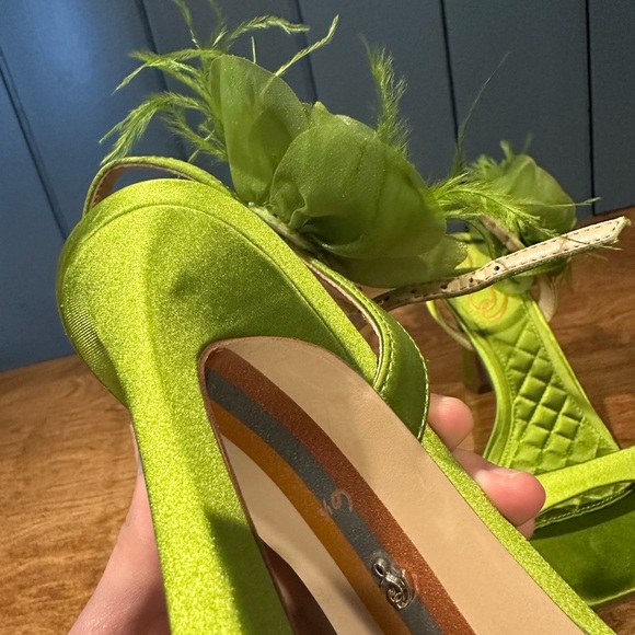 Sam Edelman Lime Green Feather Flower Satin High Heels - Picture 4 of 4